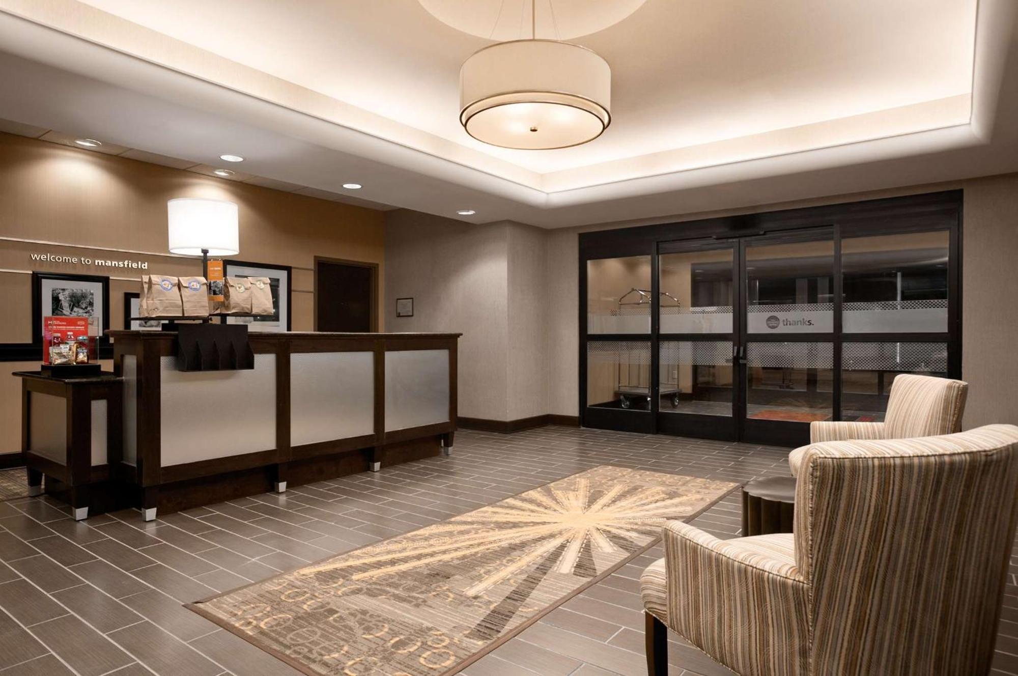 Hampton Inn & Suites - Мансфийлд Екстериор снимка