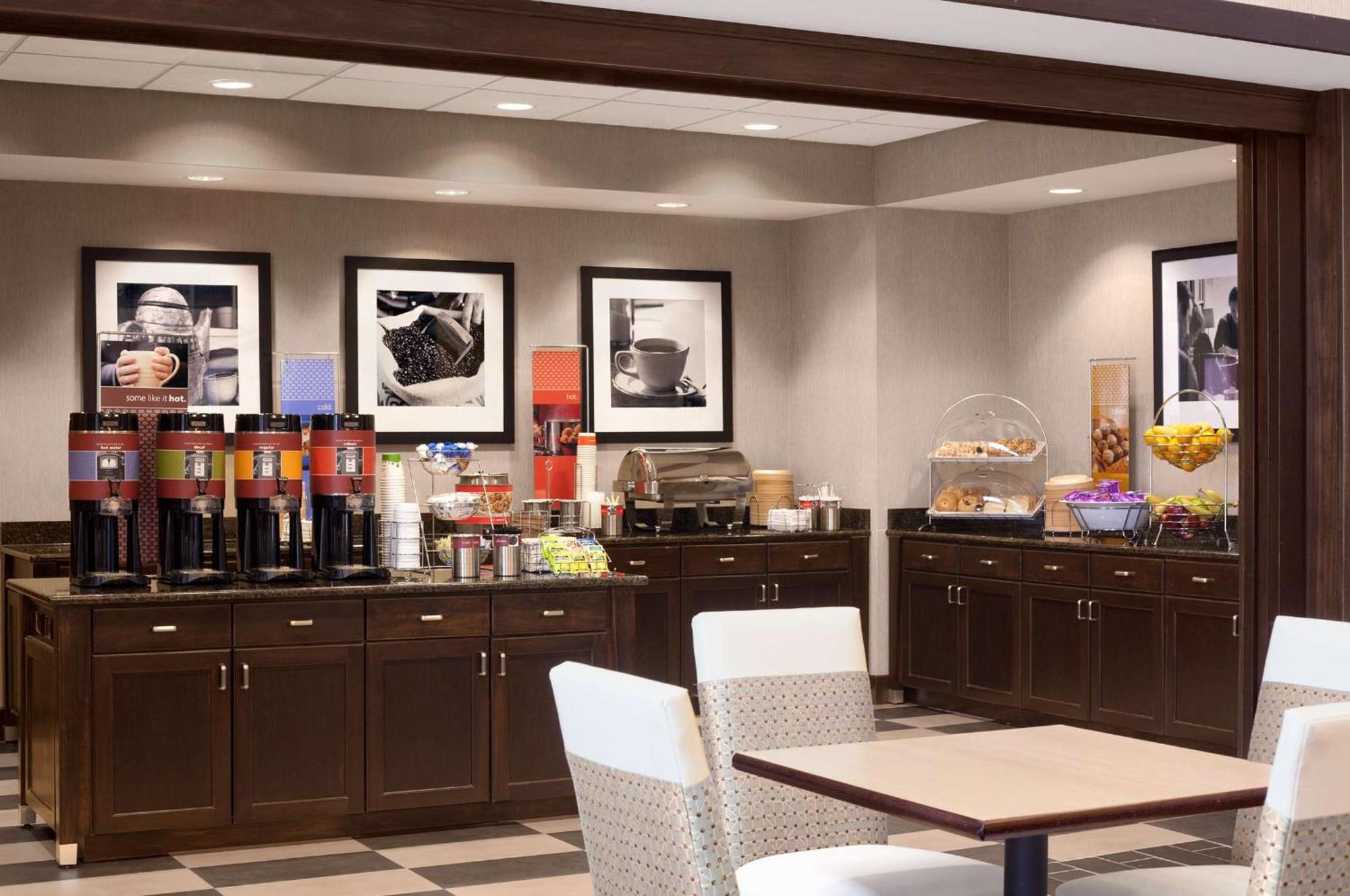 Hampton Inn & Suites - Мансфийлд Екстериор снимка